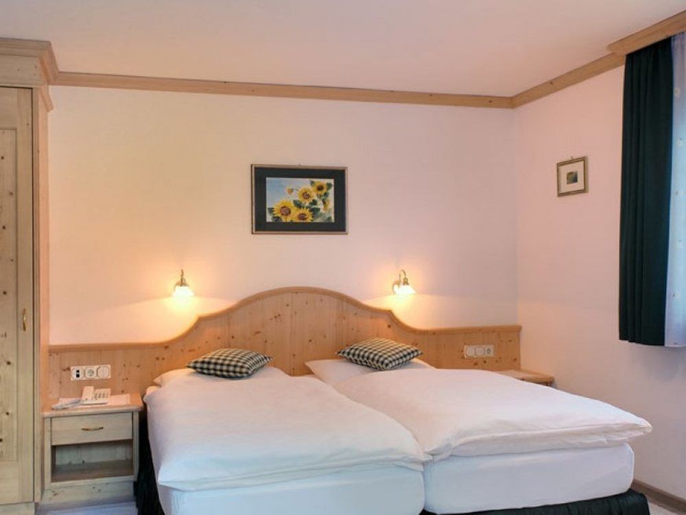 Piccolo Hotel Claudia No Pets San Vigilio Di Marebbe Esterno foto